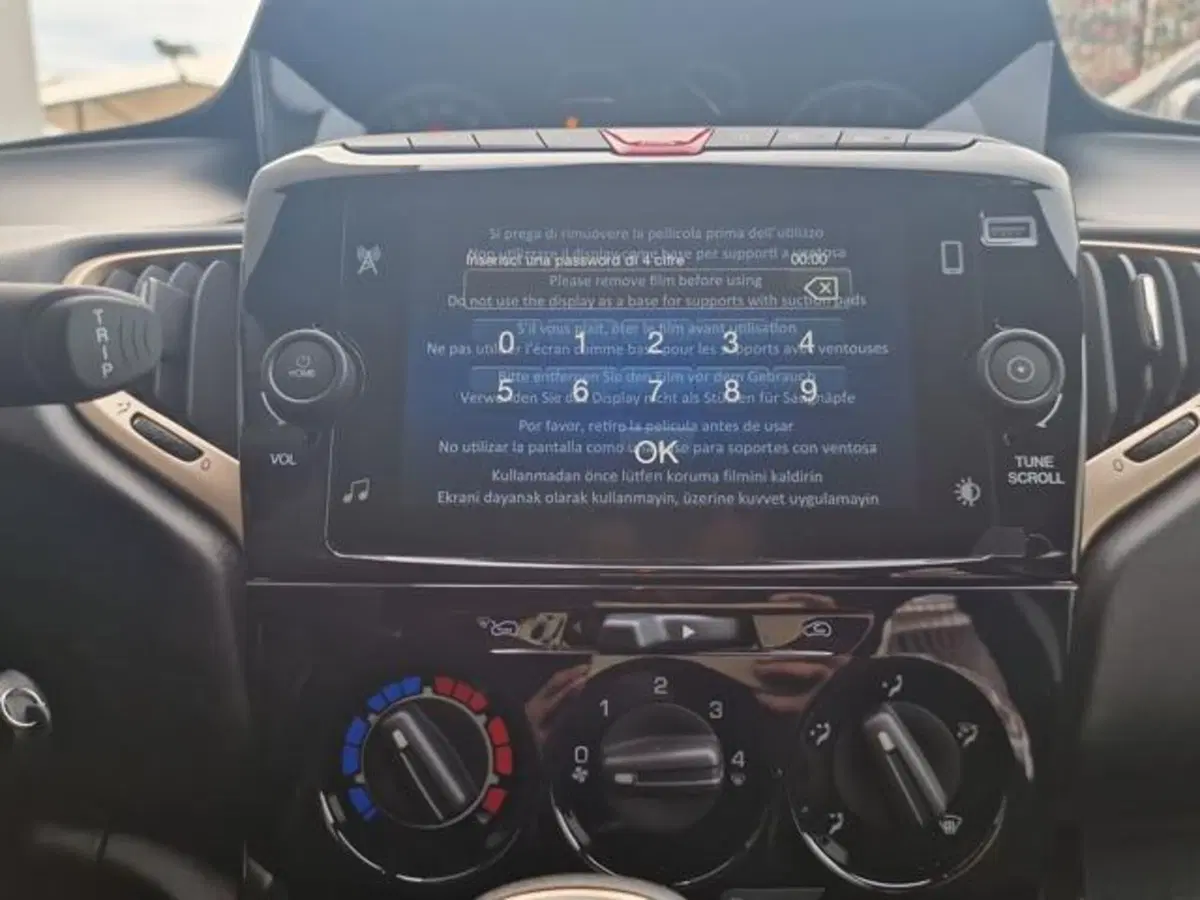 Lancia Ypsilon nuova a Salerno (16)