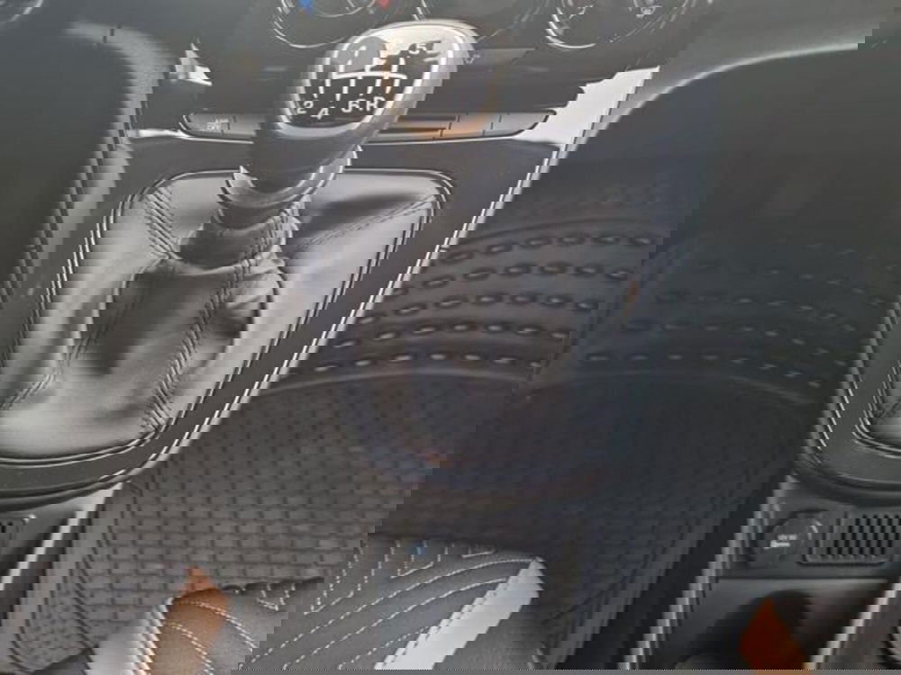 Lancia Ypsilon nuova a Salerno (18)