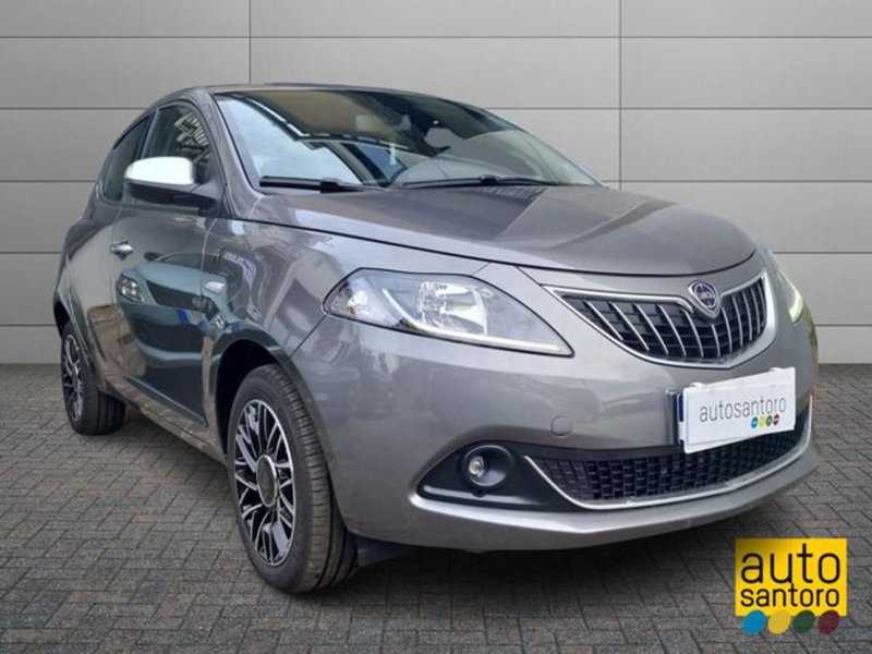 Lancia Ypsilon nuova a Salerno (2)