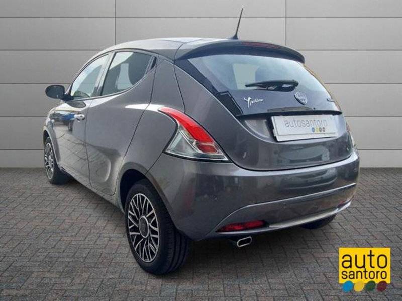 Lancia Ypsilon nuova a Salerno (4)