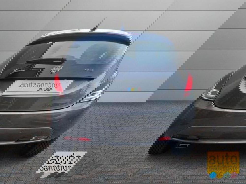 Lancia Ypsilon nuova a Salerno (6)