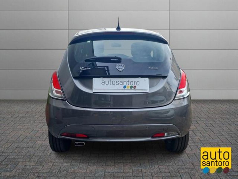 Lancia Ypsilon nuova a Salerno (6)