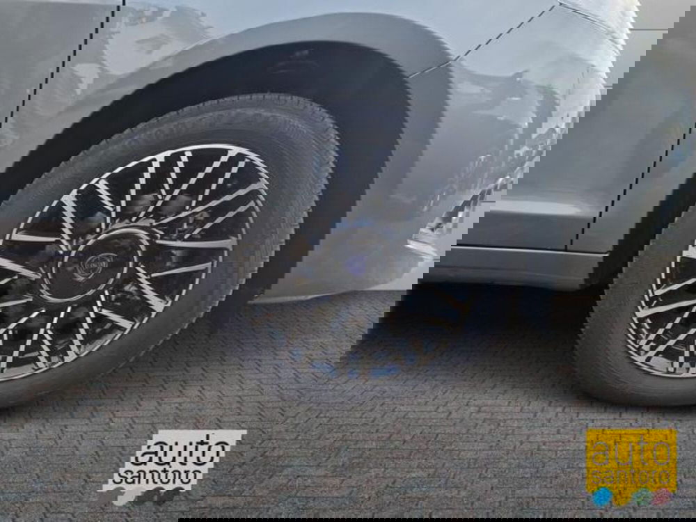 Lancia Ypsilon nuova a Salerno (7)