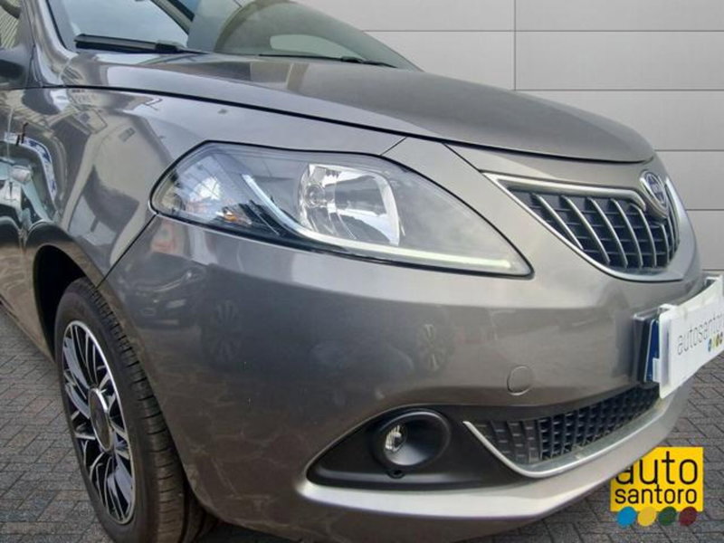 Lancia Ypsilon nuova a Salerno (8)