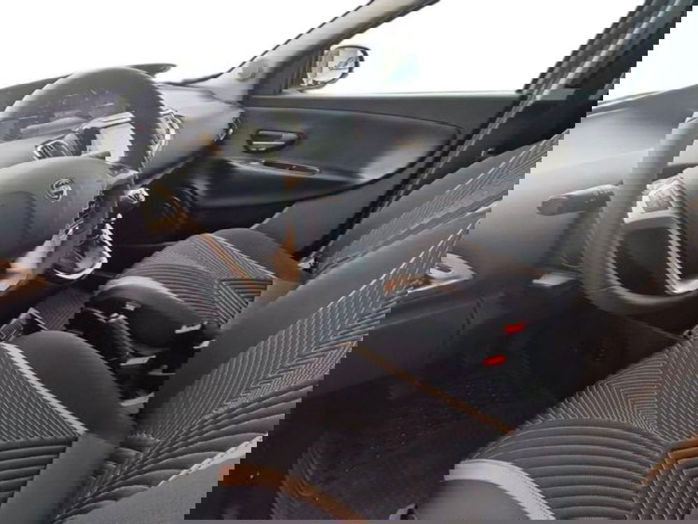 Lancia Ypsilon nuova a Salerno (9)