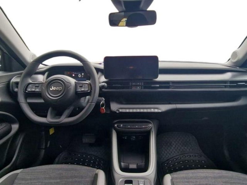 Jeep Avenger nuova a Salerno (12)