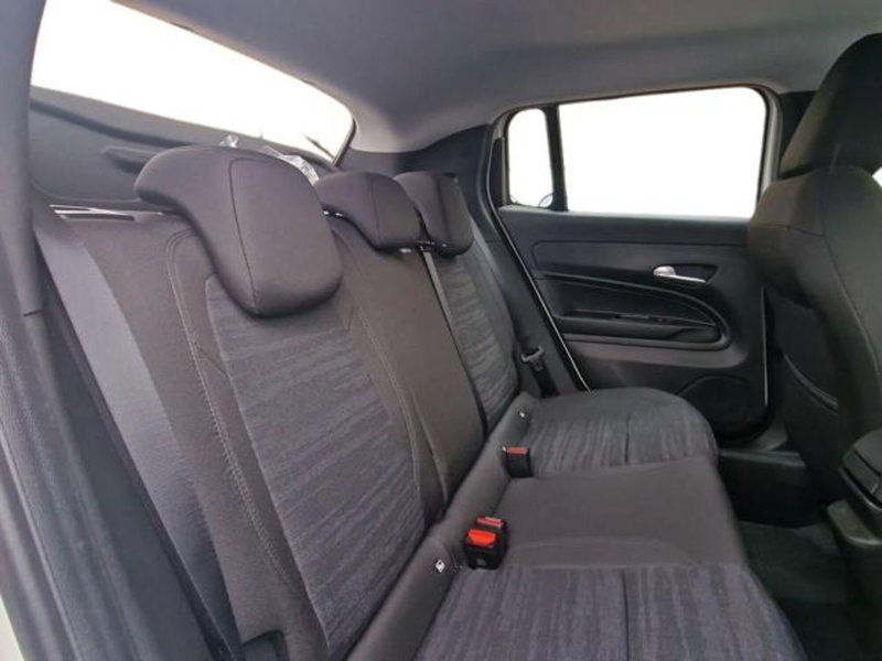 Jeep Avenger nuova a Salerno (14)
