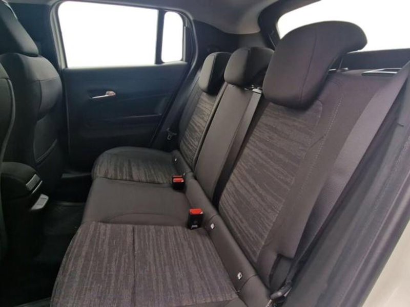Jeep Avenger nuova a Salerno (15)