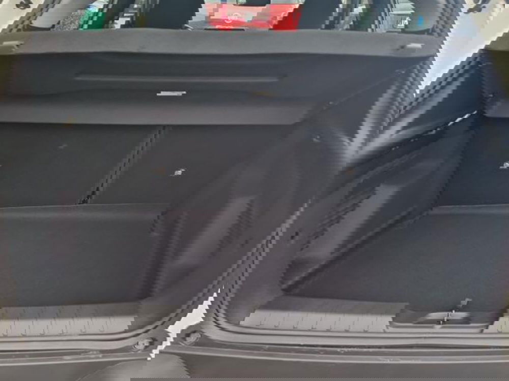 Jeep Avenger nuova a Salerno (18)