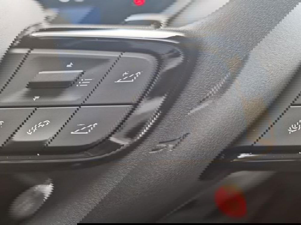 Jeep Avenger nuova a Salerno (20)