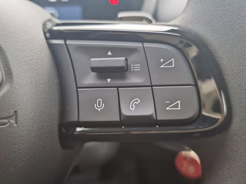 Jeep Avenger nuova a Salerno (20)