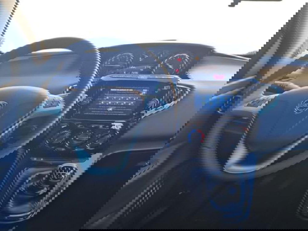 Lancia Ypsilon nuova a Salerno (10)