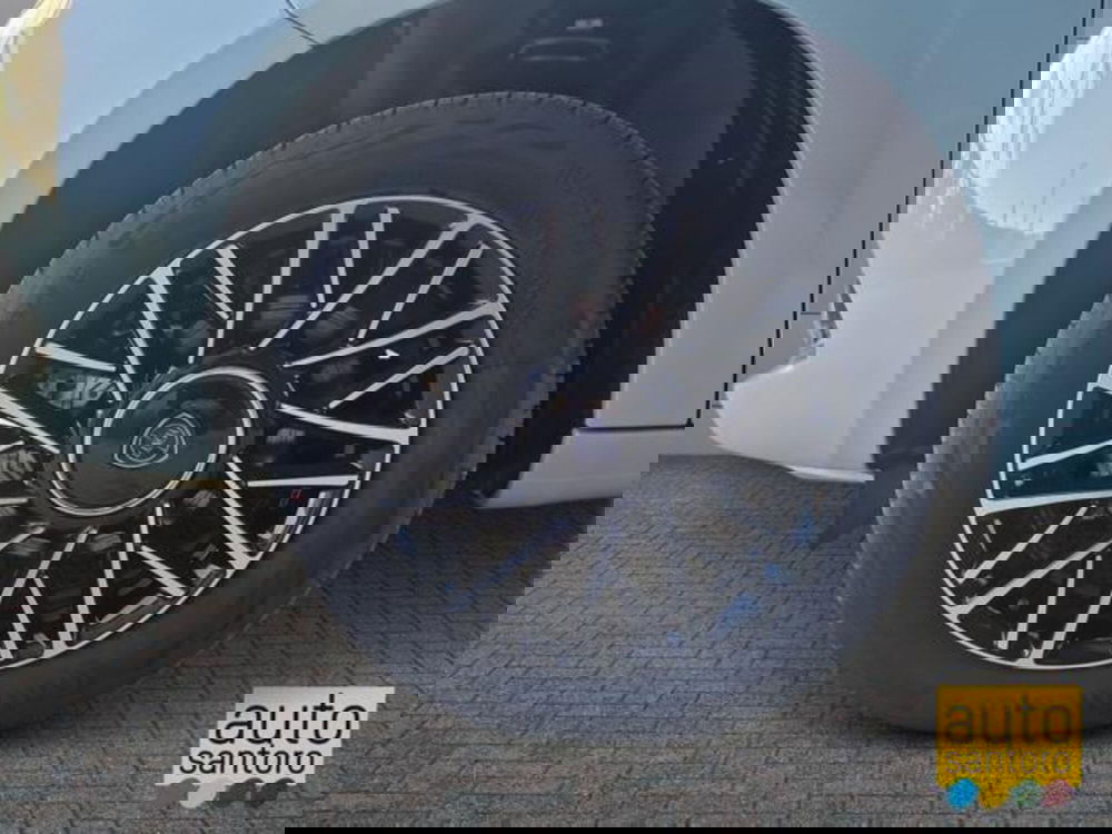 Lancia Ypsilon nuova a Salerno (7)