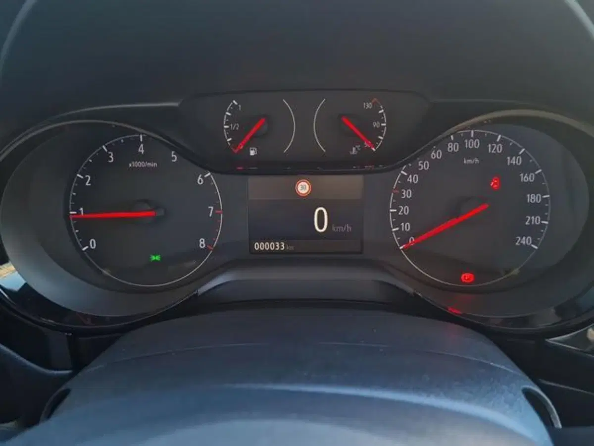 Opel Corsa nuova a Salerno (11)