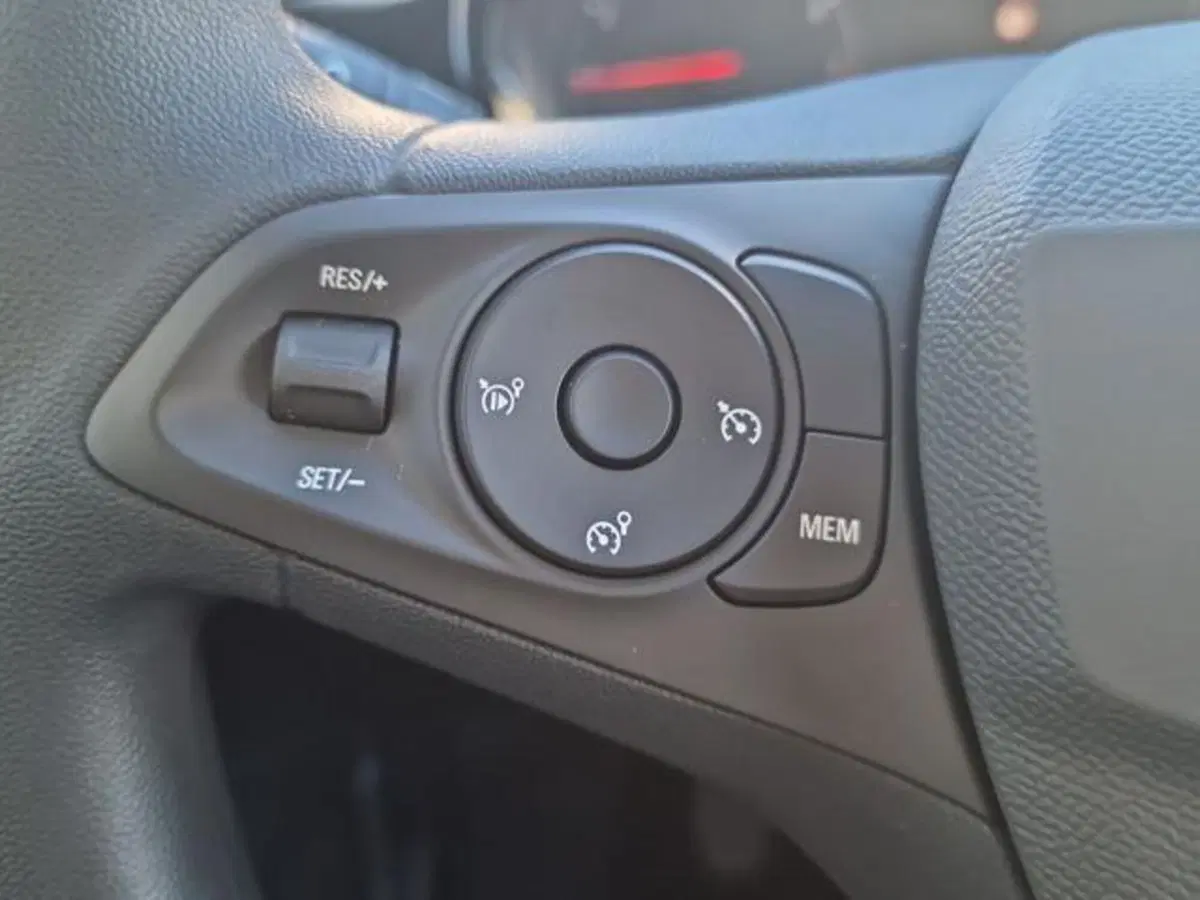 Opel Corsa nuova a Salerno (20)