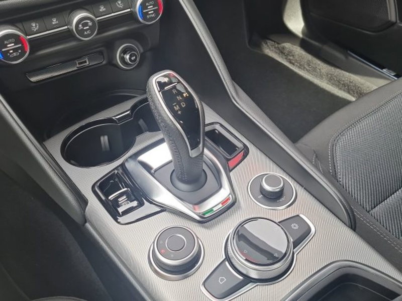 Alfa Romeo Giulia nuova a Monza e Brianza (18)
