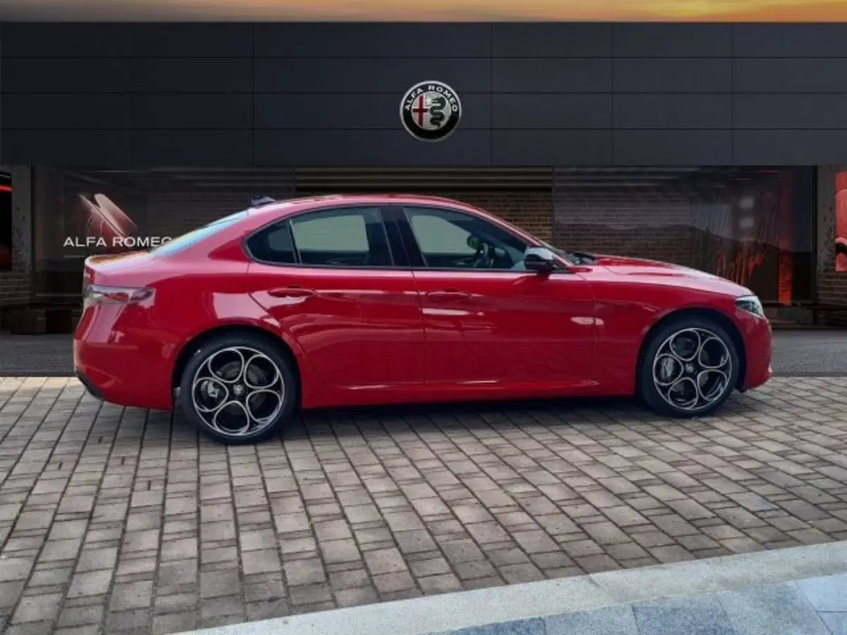 Alfa Romeo Giulia nuova a Monza e Brianza (4)