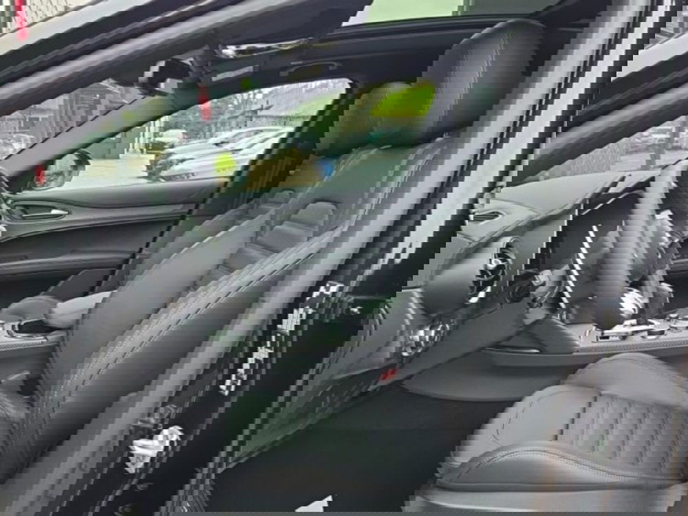 Alfa Romeo Stelvio nuova a Monza e Brianza (11)