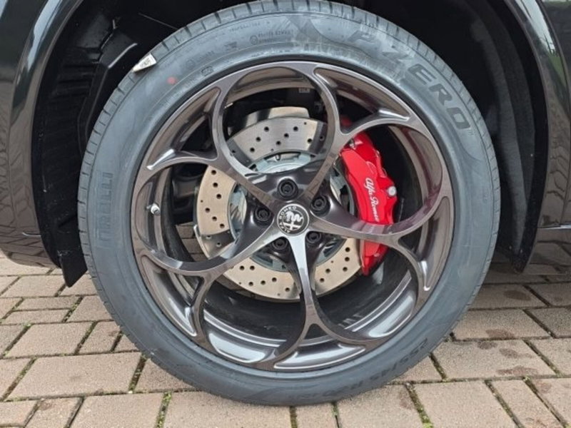 Alfa Romeo Stelvio nuova a Monza e Brianza (13)