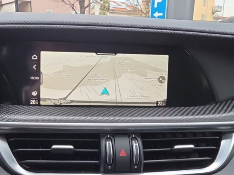 Alfa Romeo Stelvio nuova a Monza e Brianza (16)