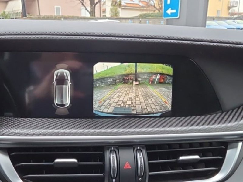 Alfa Romeo Stelvio nuova a Monza e Brianza (17)