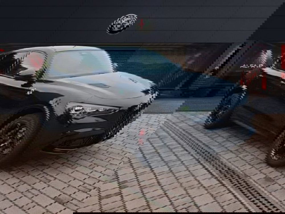 Alfa Romeo Stelvio nuova a Monza e Brianza (3)