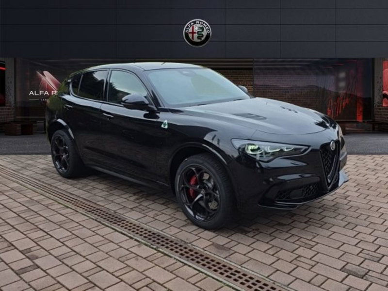 Alfa Romeo Stelvio nuova a Monza e Brianza (3)