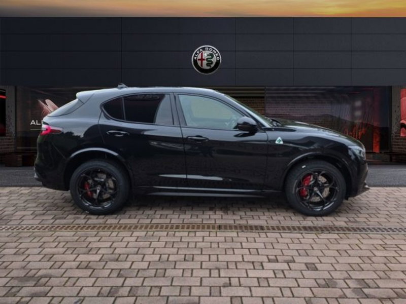 Alfa Romeo Stelvio nuova a Monza e Brianza (4)