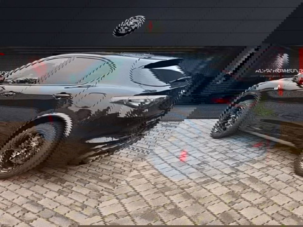 Alfa Romeo Stelvio nuova a Monza e Brianza (7)