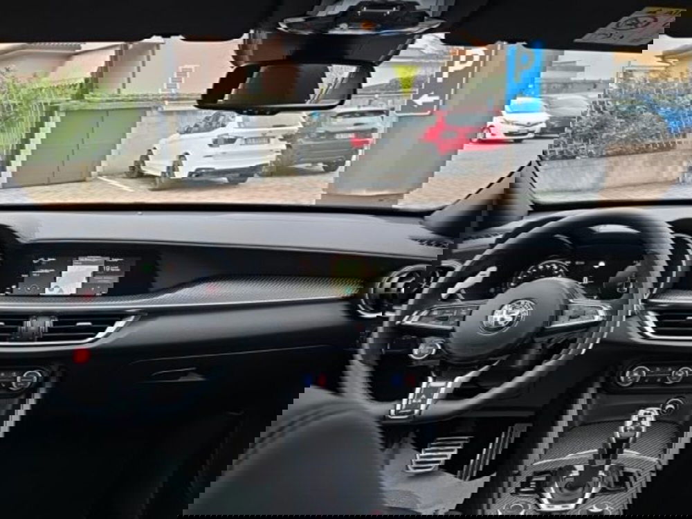 Alfa Romeo Stelvio nuova a Monza e Brianza (8)