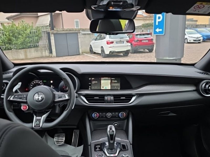 Alfa Romeo Stelvio nuova a Monza e Brianza (8)