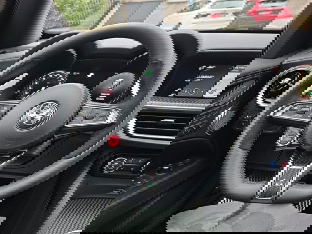 Alfa Romeo Stelvio nuova a Monza e Brianza (9)