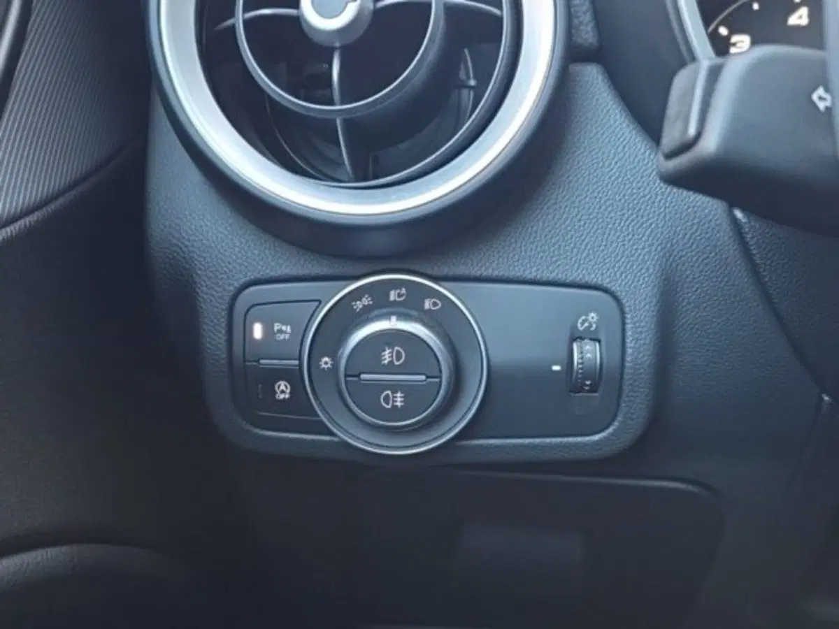 Alfa Romeo Stelvio usata a Monza e Brianza (20)