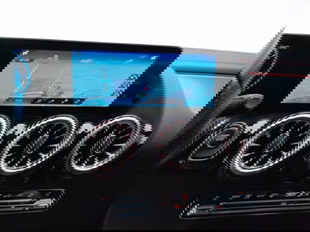 Mercedes-Benz EQA usata a Teramo (14)