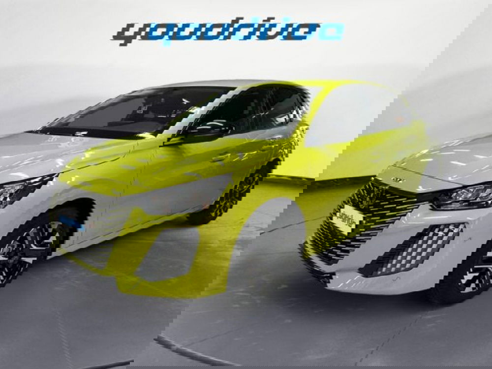 Peugeot 208 nuova a Napoli