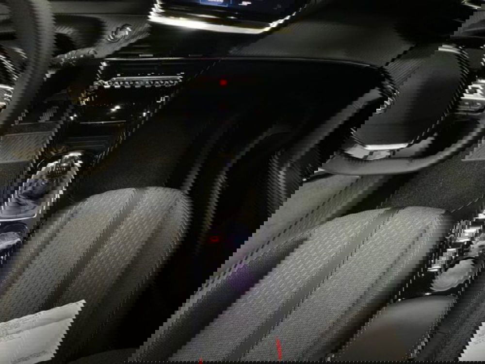 Peugeot 2008 nuova a Napoli (11)