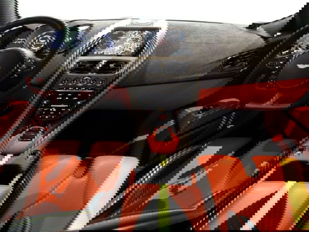 Aston Martin DBS Superleggera Volante usata a Bologna (15)