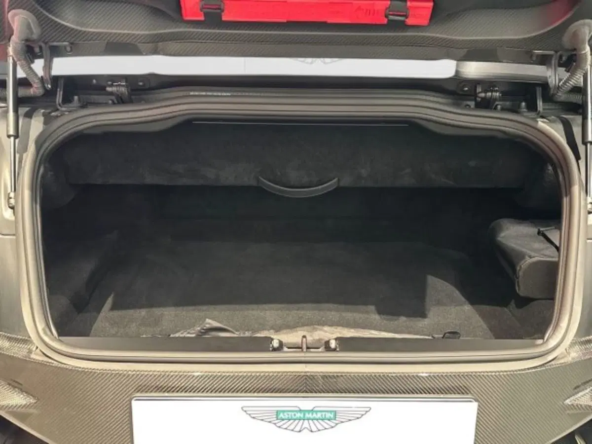 Aston Martin DBS Superleggera Volante usata a Bologna (7)