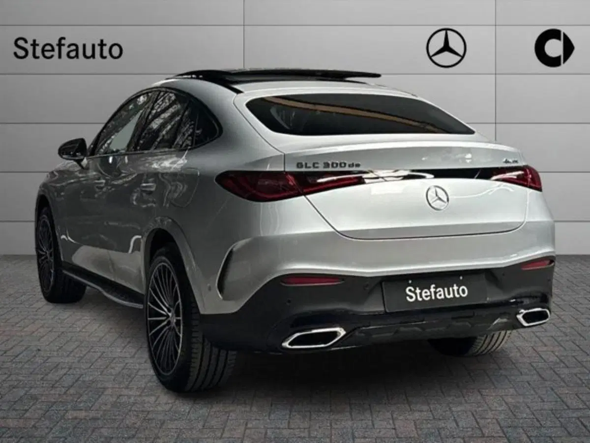 Mercedes-Benz GLC nuova a Bologna (5)