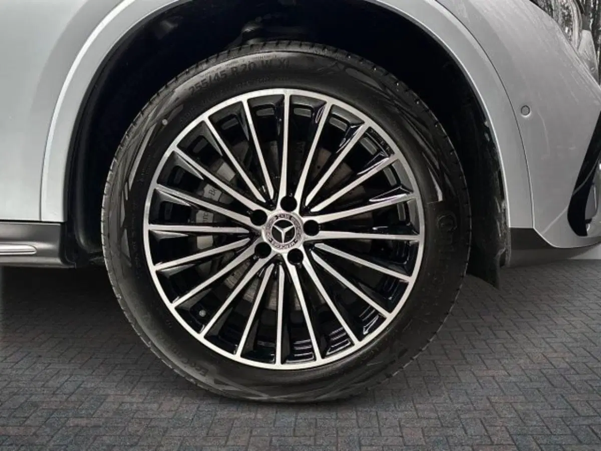 Mercedes-Benz GLC nuova a Bologna (8)