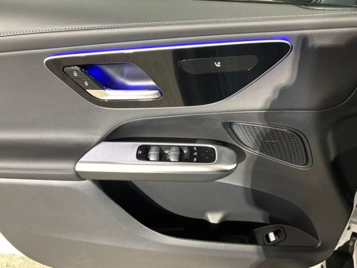 Mercedes-Benz GLC nuova a Bologna (10)