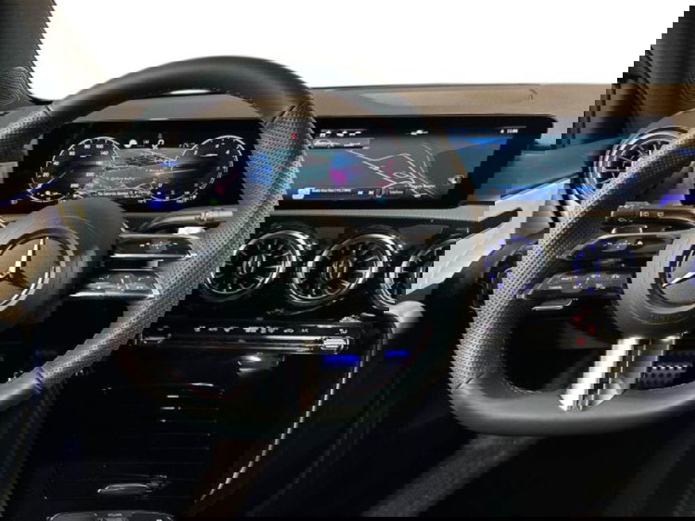 Mercedes-Benz Classe A nuova a Bologna (14)