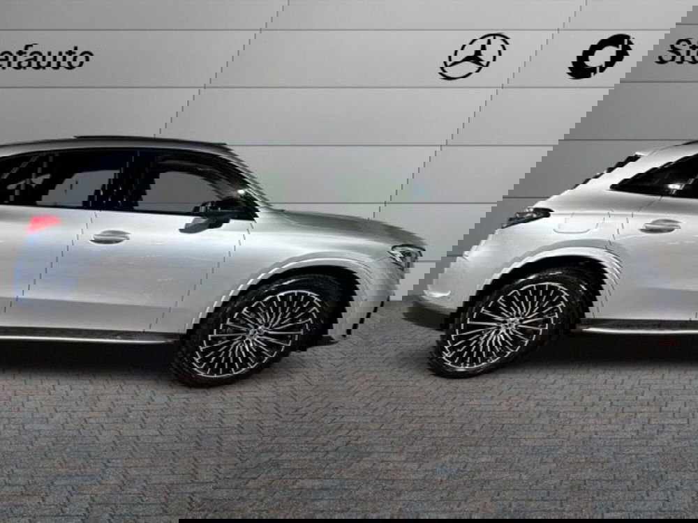 Mercedes-Benz GLC nuova a Bologna (2)