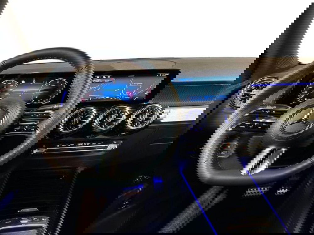 Mercedes-Benz GLB nuova a Bologna (14)