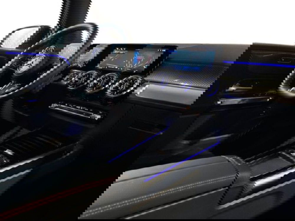 Mercedes-Benz GLB nuova a Bologna (15)