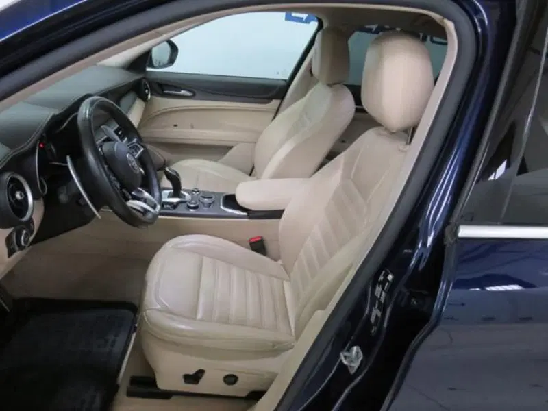 Alfa Romeo Stelvio usata a Lodi (10)