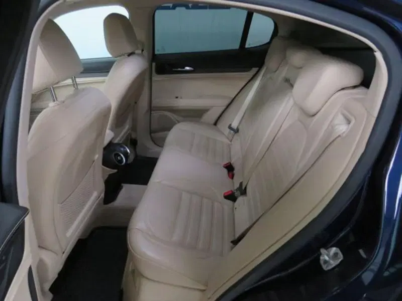 Alfa Romeo Stelvio usata a Lodi (11)