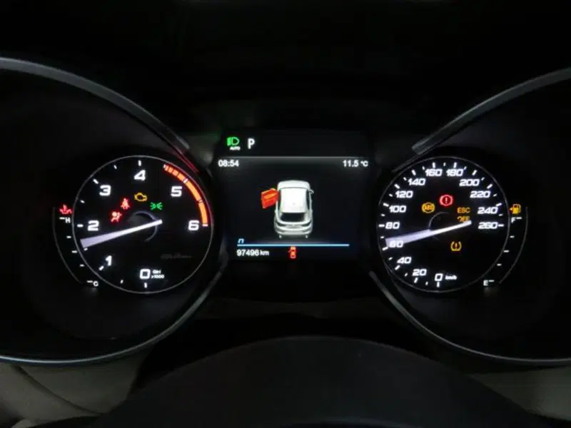 Alfa Romeo Stelvio usata a Lodi (12)