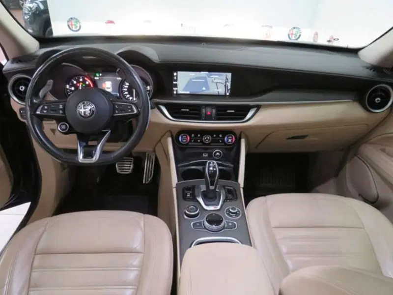 Alfa Romeo Stelvio usata a Lodi (13)