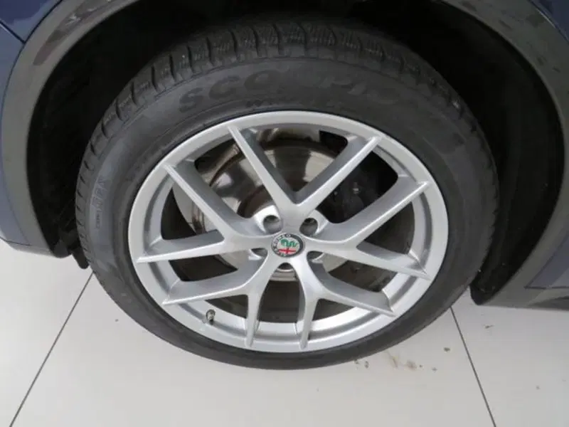 Alfa Romeo Stelvio usata a Lodi (15)